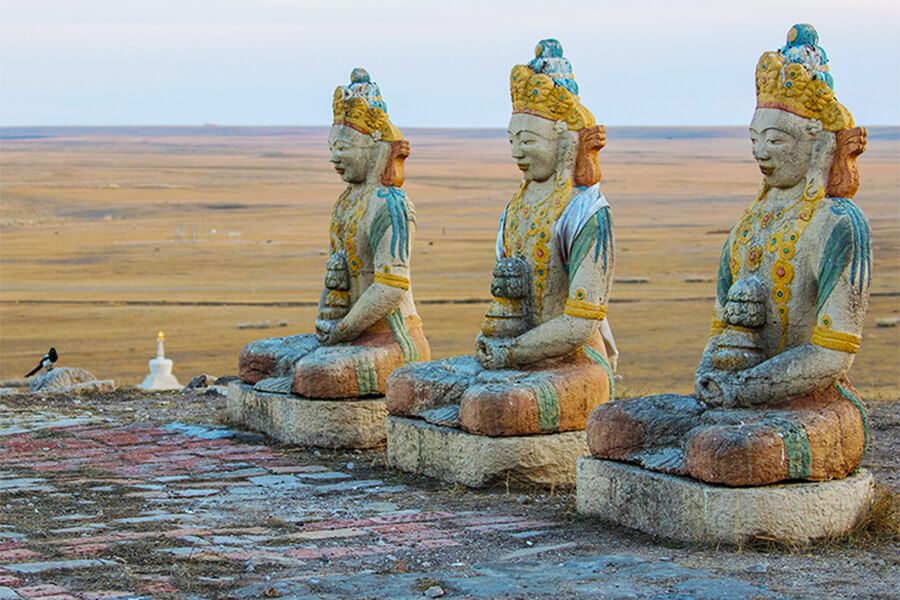 D5 Statues in Mongolia Orkhon River