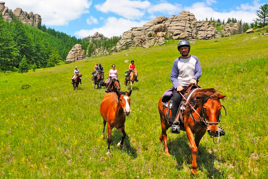 D7 horseback in muddy terrain- Mongolia travel tour packages