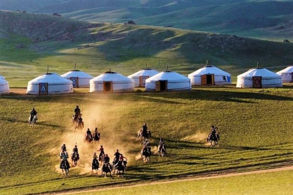 Gurvanbulag Community