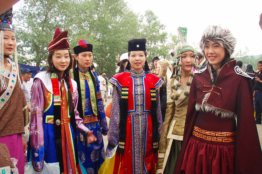 Mongolian Costumes - Top 3 Special Things In Mongolian Costume2