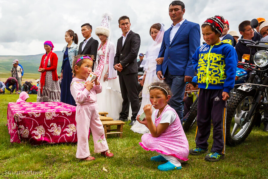 Traditional Wedding & Marriage Customs In Mongolia