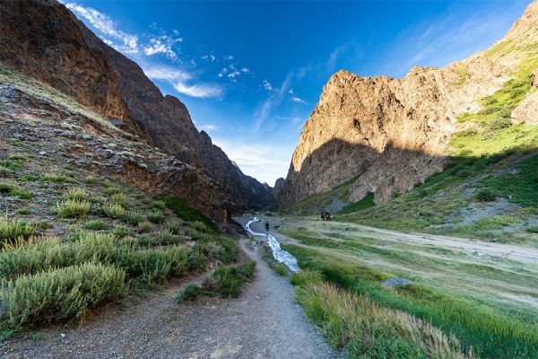 yoliin am - mongolia tours