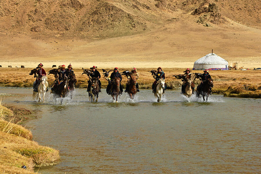 Camel and Horse-riding mongolia tours