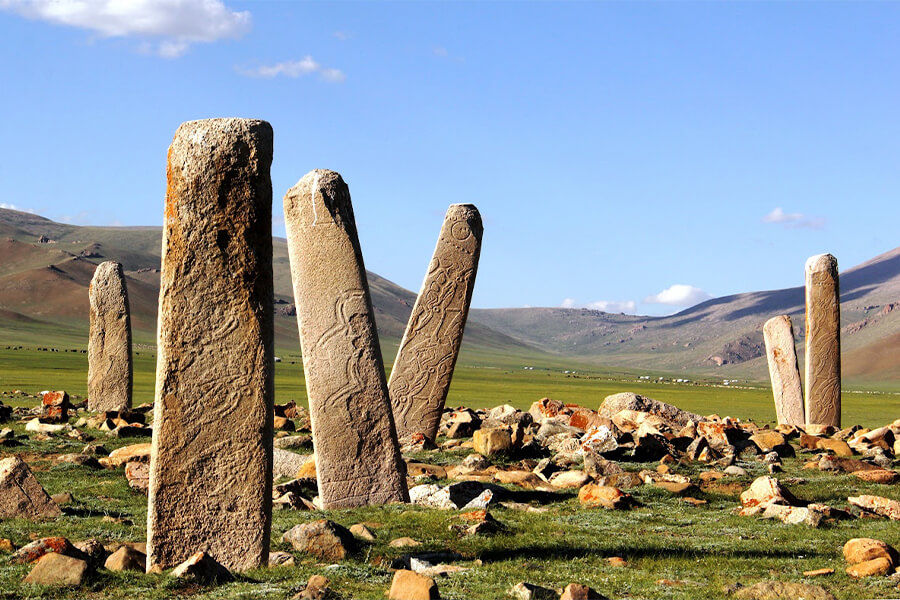 ancient deer stone - mongolia reindeer tribe tour
