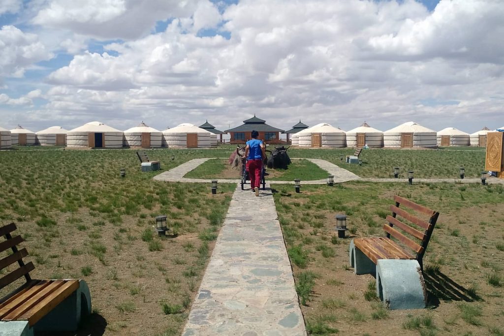 Juulchin Khanbogd Ger Camp - mongolia ger camp